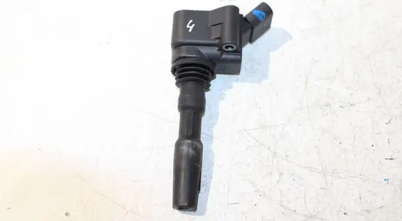 Volkswagen Golf Sportsvan High voltage ignition coil 04E905110E
