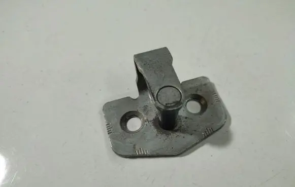 Opel Astra H Rear door lock loop/hook striker 