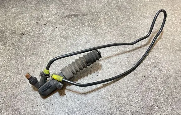 Peugeot Partner Clutch master cylinder 9809468580