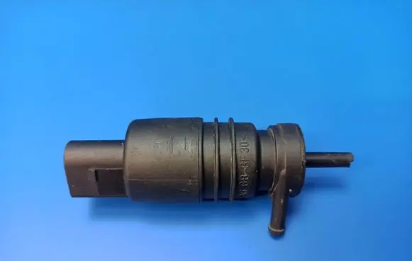 Mercedes-Benz E W210 Windscreen/windshield washer pump