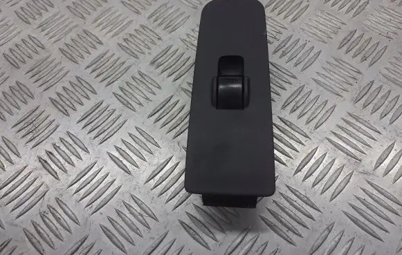 Mitsubishi Colt CZ3 Quarter vent window switch MR587944