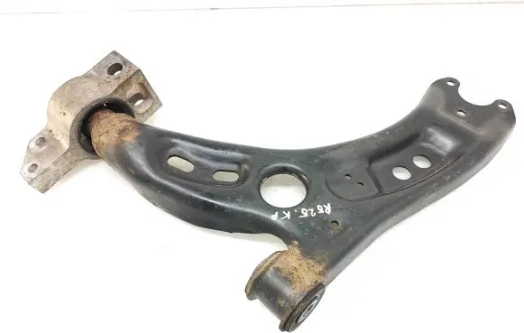 Volkswagen PASSAT B7 Front lower control arm/wishbone