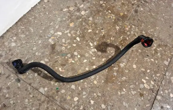 Volvo V60 Engine coolant pipe/hose