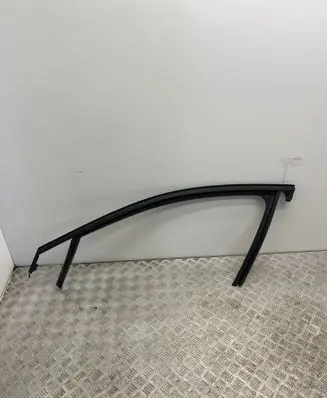 Peugeot 5008 II Rubber seal front door window/glass 9811586080