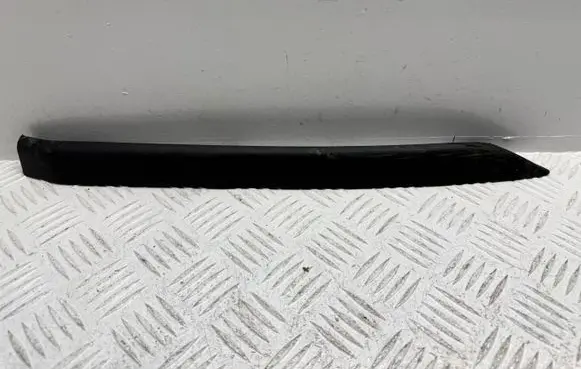 Front bumper lip