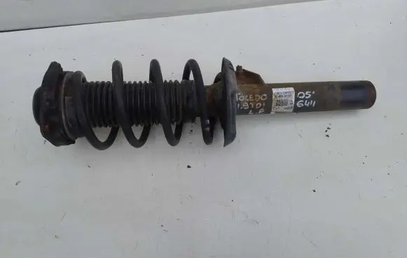 Seat Toledo I (1L) Front wheel hub spindle knuckle 824904001067