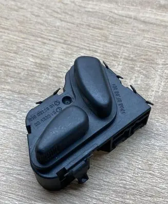 Mercedes-Benz E W211 Seat control switch 2108213851 03463815