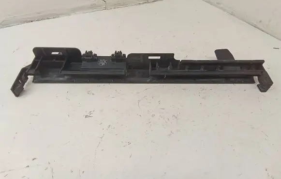 Mercedes-Benz E W212 Radiator mount bracket 0477902903