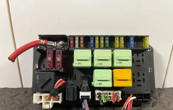 Land Rover Range Rover L322 Fuse module 518776117 000350 153537070403