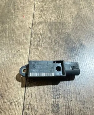 Mercedes-Benz CLS C219 Airbag deployment crash/impact sensor A0028202726 25571203A4