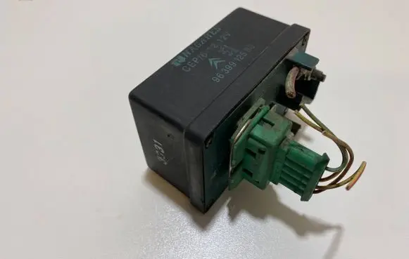 Citroen C5 Glow plug pre-heat relay 9639912580