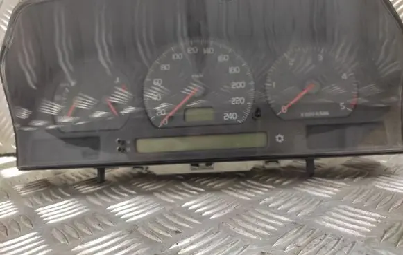 Volvo S70 V70 V70 XC Speedometer (instrument cluster) 69294240T