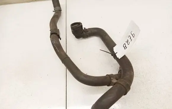 Volkswagen PASSAT B7 Engine coolant pipe/hose 