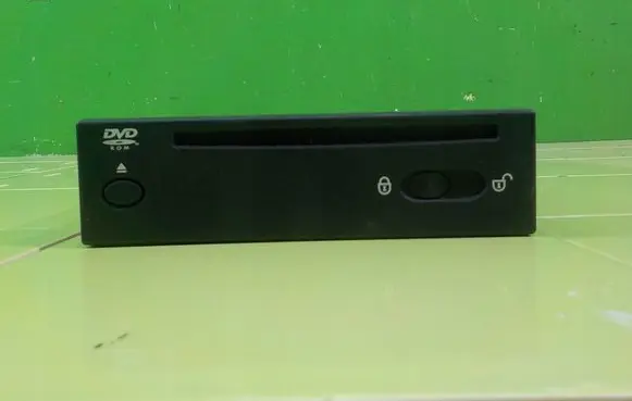 Land Rover Freelander 2 - LR2 CD/DVD changer 6G9210E887ED