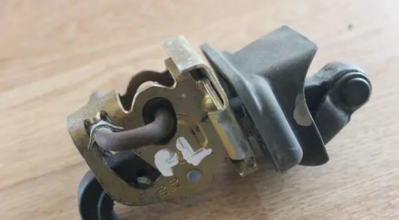 BMW 3 E46 Rear door check strap stopper