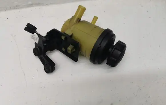 Hyundai Lantra II Power steering fluid tank/reservoir