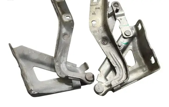Engine bonnet/hood hinges