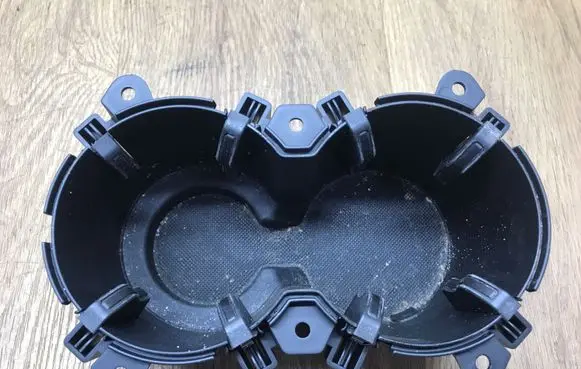 Cup holder front