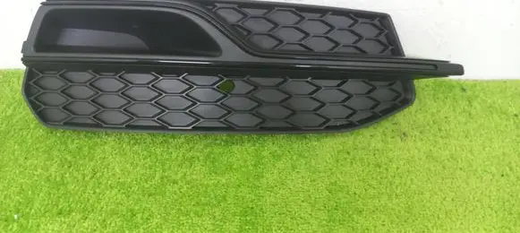 Audi A3 S3 8V Front bumper lower grill 8V3807682G