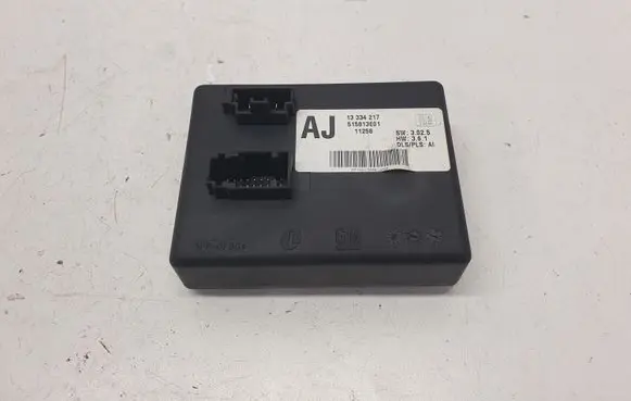 Opel Insignia A Door central lock control unit/module 13334217