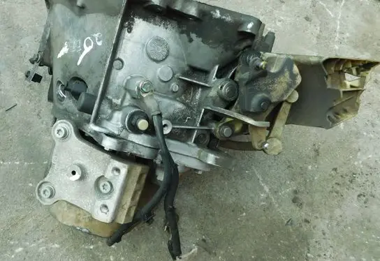 Peugeot 208 I Manual 5 speed gearbox 20ET31