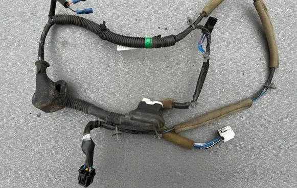 Nissan Patrol Y61 Rear door wiring loom 24126VB065