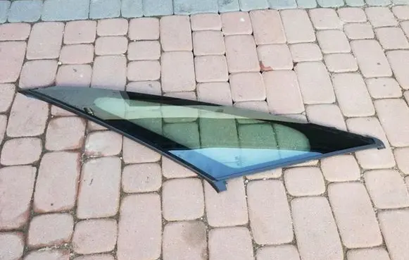 Opel Zafira C Front triangle window/glass 