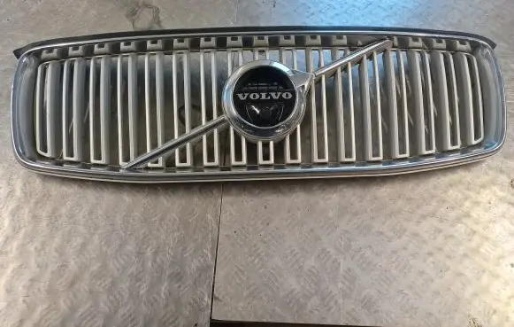 Volvo XC90 Front bumper upper radiator grill 31425934 31425094