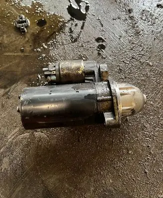 Mercedes-Benz E W211 Starter motor A0051516601 0001109250