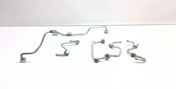 Nissan Qashqai+2 Fuel injector supply line/pipe 