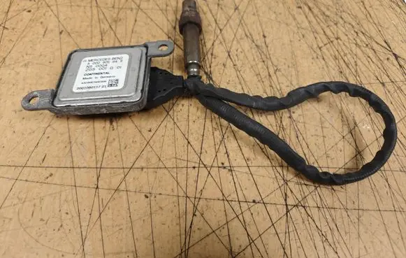 Mercedes-Benz Sprinter W906 Lambda probe sensor A0009058411