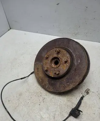 Toyota Corolla Verso E121 Front wheel hub spindle knuckle