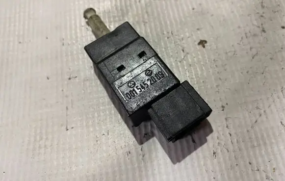 Mercedes-Benz Vito Viano W638 Brake pedal sensor switch a0015452009 0015452009