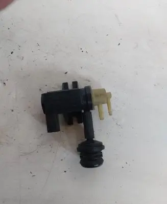 Volkswagen Touran I Vacuum valve 1K0906627A 10T230 70086800