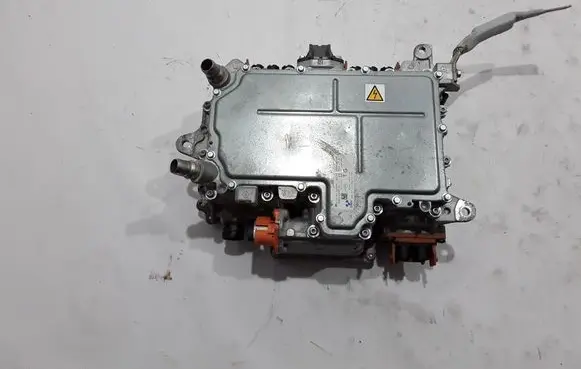 Voltage converter inverter
