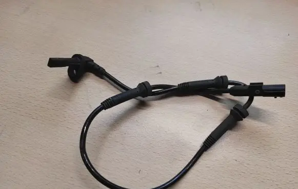 Dacia Dokker ABS brake wheel speed sensor 479104225R