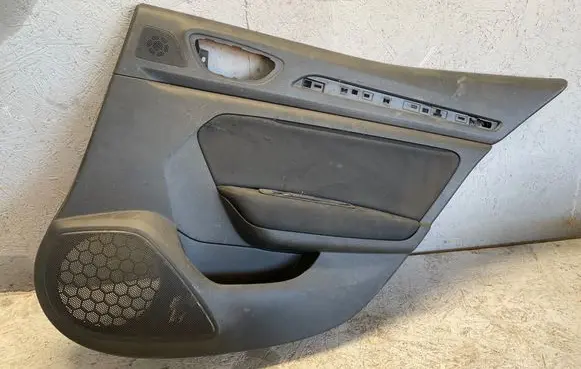 Renault Megane IV Front door card panel trim 829a05720R