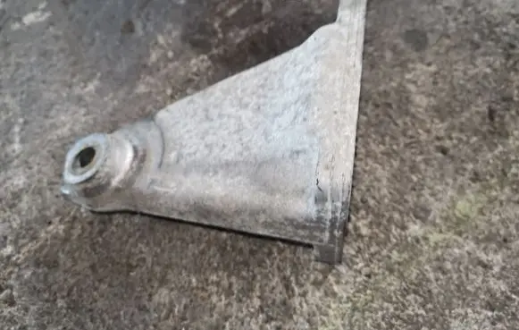 Mercedes-Benz E W211 Engine mounting bracket A1122232104