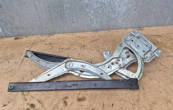 Volkswagen PASSAT B4 Front door manual window regulator 3A0837401B 3A0837018