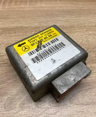 Mercedes-Benz C W202 Airbag control unit/module 0008208026 12198403