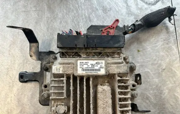 KIA Rio Engine control unit/module 391302A271