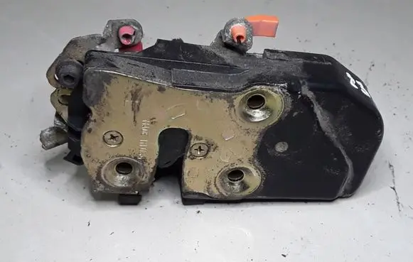 Chrysler 300M Front door lock