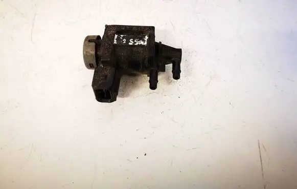 Audi A4 S4 B5 8D Turbo solenoid valve 1J0906283A