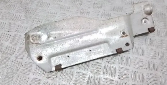 Volvo XC70 Heat shield in engine bay 8627288