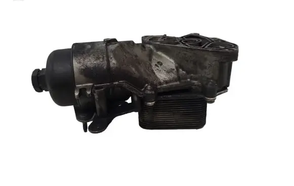 Oil filter mounting bracket