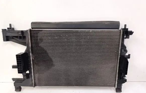 Opel Zafira C Coolant radiator 13281773