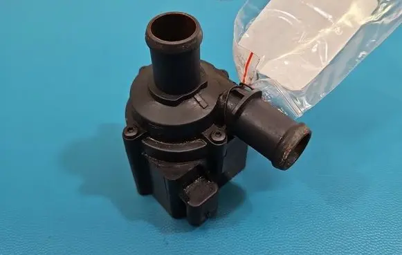 Skoda Octavia Mk3 (5E) Electric auxiliary coolant/water pump 5Q0965561B IMPRK1560134