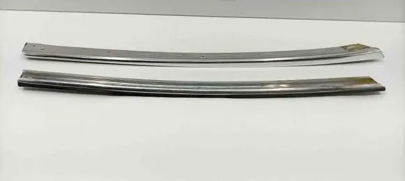 Mercedes-Benz SLC C107 Windshield trim 