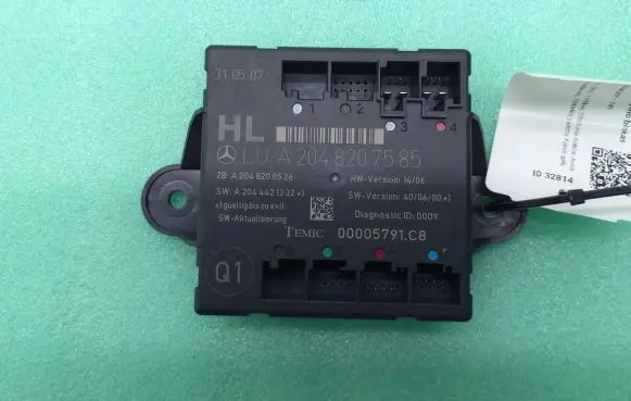 Mercedes-Benz C W204 Door control unit/module A2048207585 A2048200526