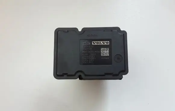 Volvo V70 ABS Pump 31329139